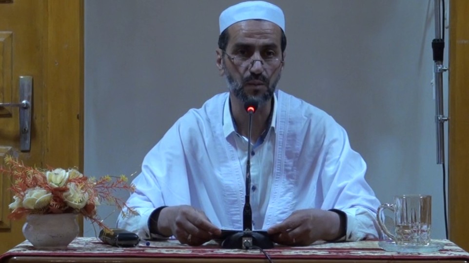 يتلوعليهم آياته ويزكيهم ويعلمهم الكتاب والحكمة