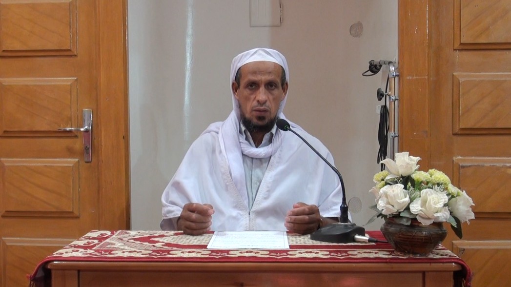 والذين هم على  صلواتهم يحافظون